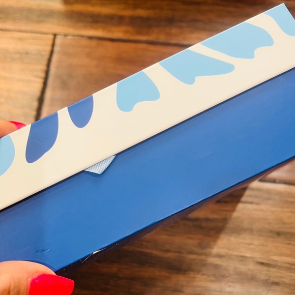 GLOSSYBOX Limited Edition ‘Fresh Breeze’ Keepsake Storage Box - Picture 4 of 6